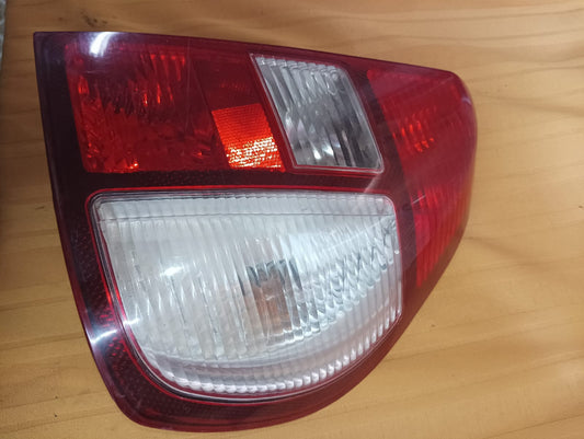 Foco trasero derecho renault clio 2007
