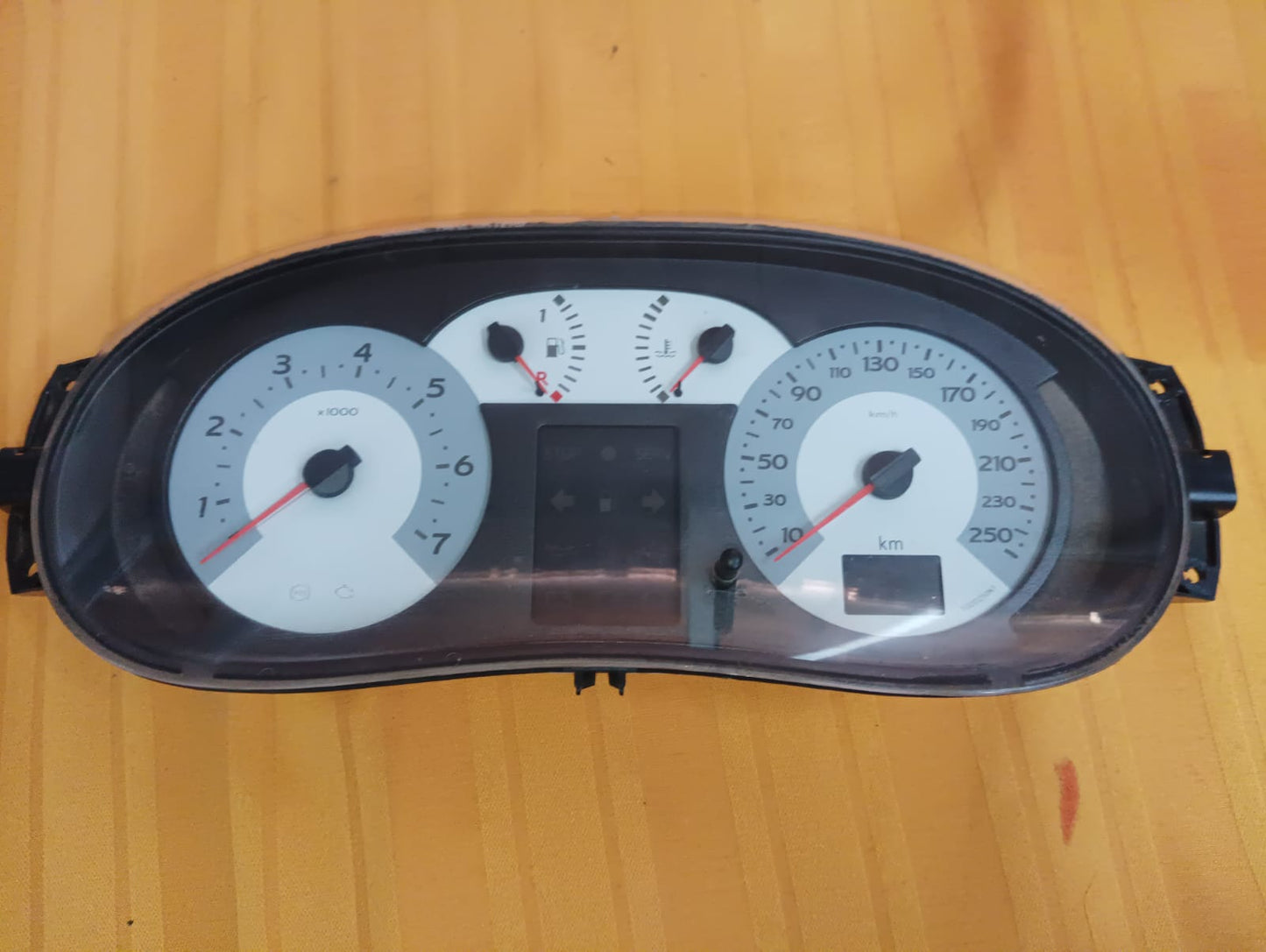 Tablero de instrumento de renault clio 2007