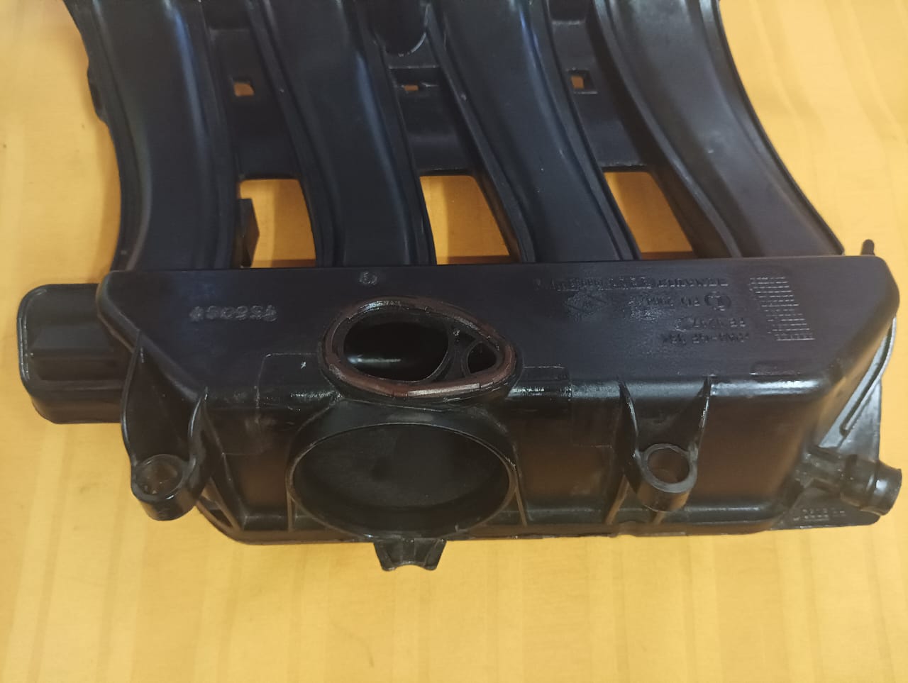 Multiple de admision de renault clio 1.6 año 2007 16 valvulas