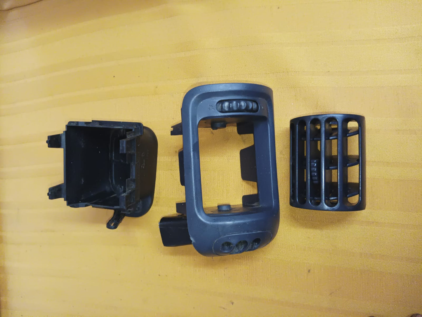 Rejilla derecha de ventilación para torpedo de renault clio 2007