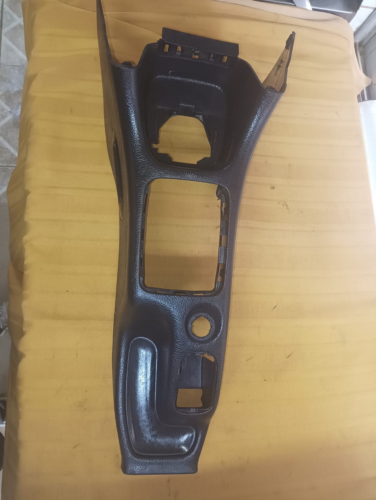 Cubre selectora de Peugeot 206