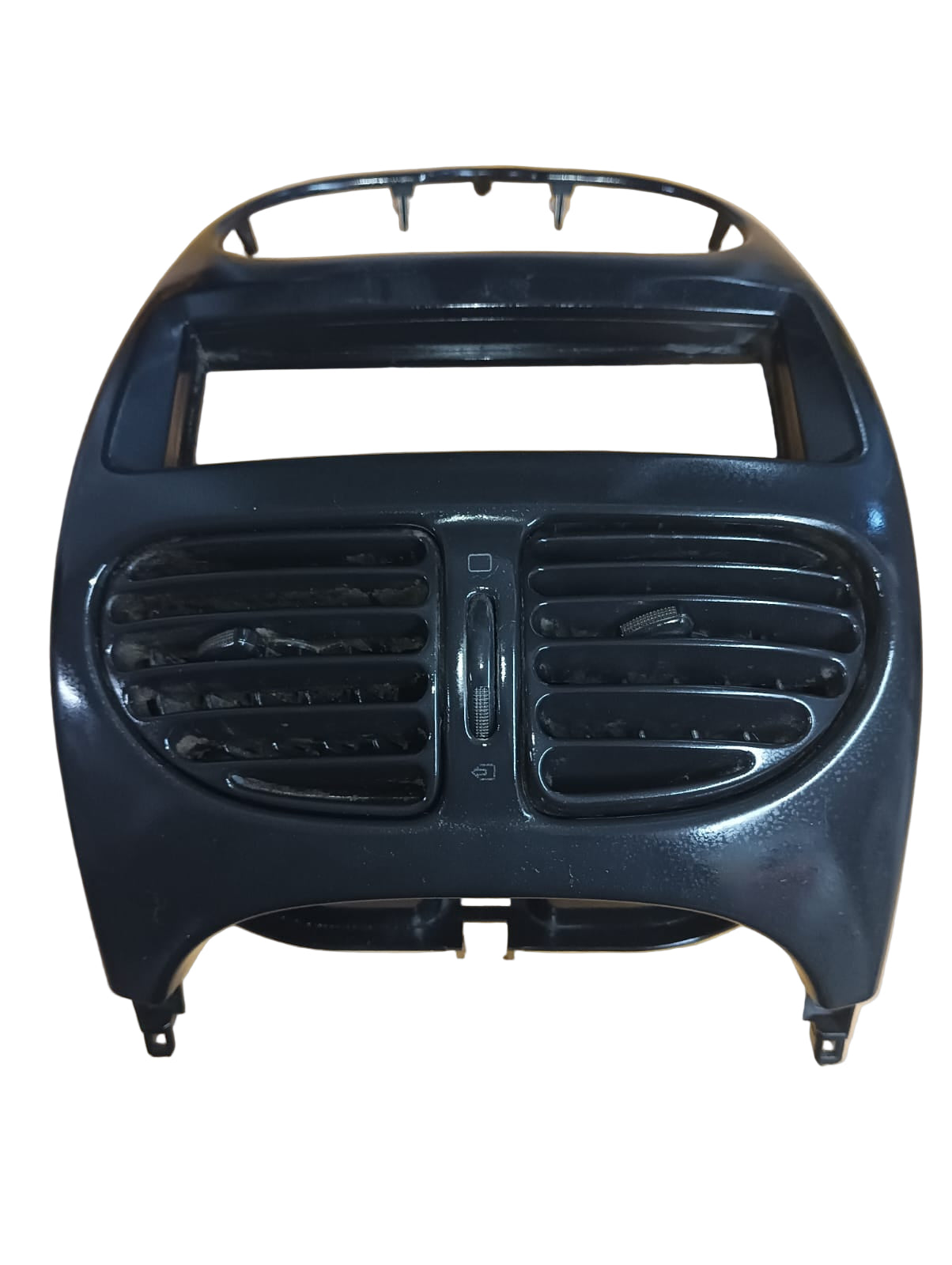 Bisel o marco de radio original del Peugeot 206 1.6 año 2006