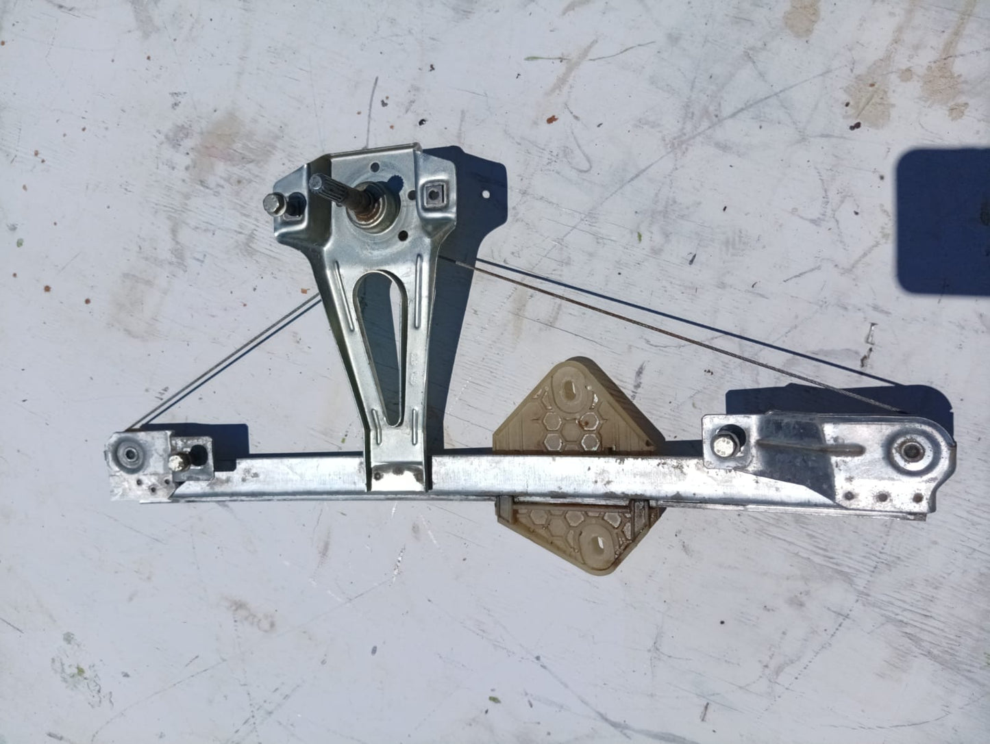 Cremallera manual de alzavidrios trasera izquierda de Renault Clio 2007 sedan