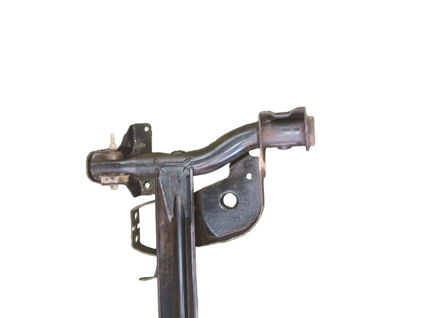 Yugo trasero con sus bases para chasis del Renault Clio 2007 1.6 16 válvulas