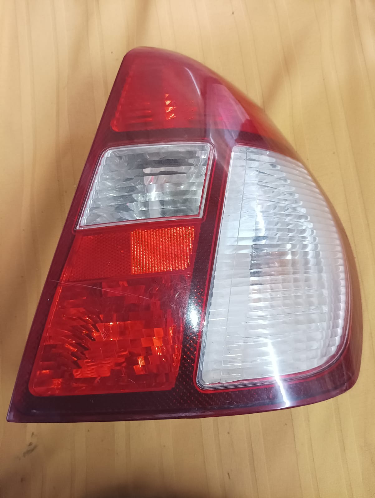 Foco trasero derecho renault clio 2007