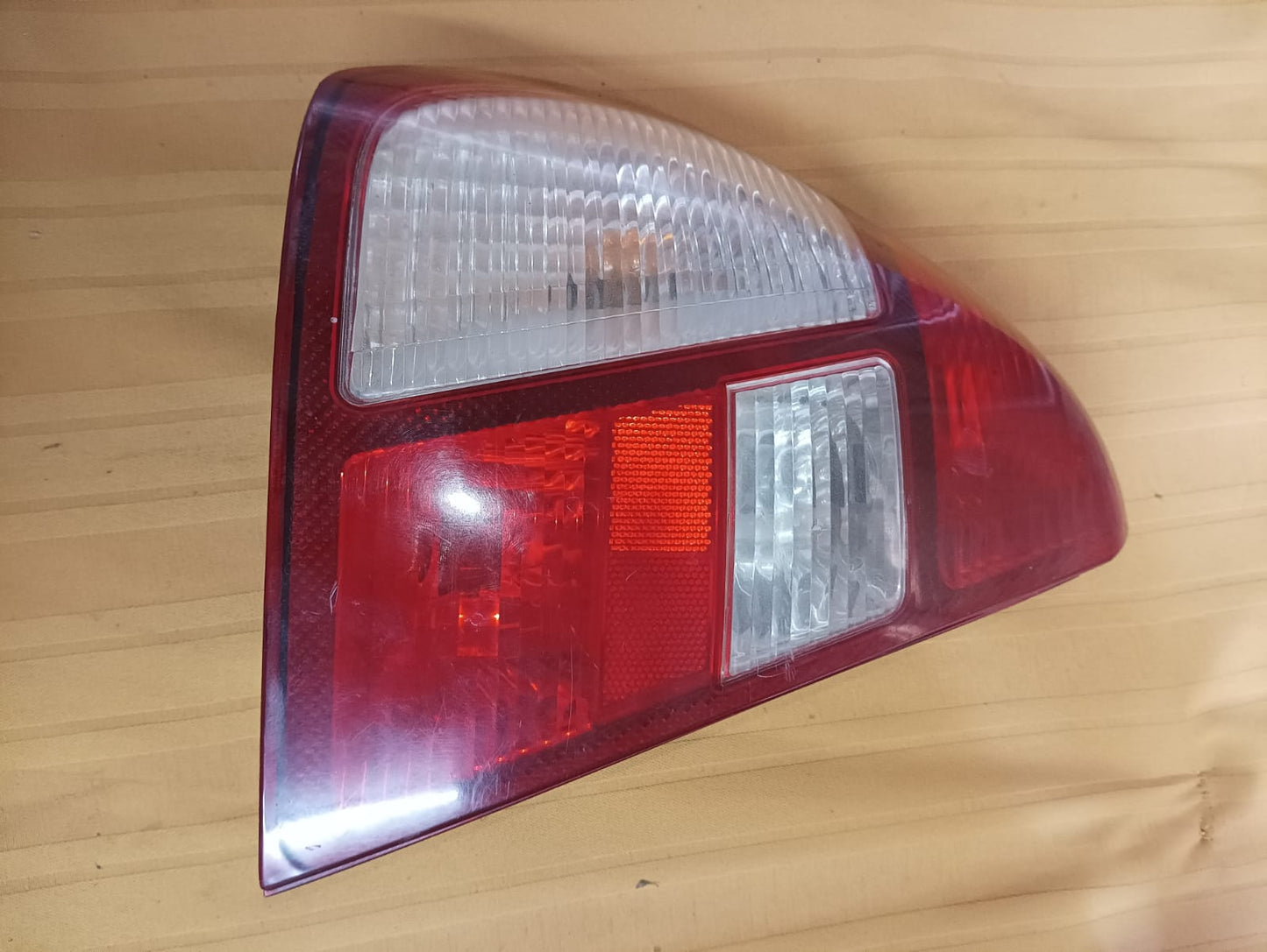 Foco trasero izquierdo Renault clio 2007