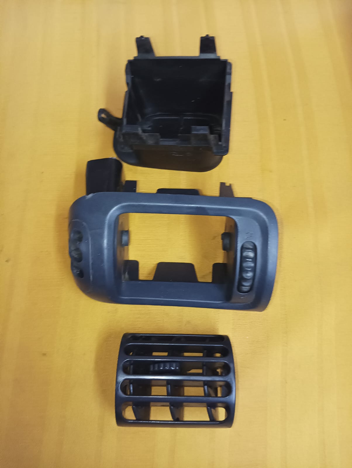 Rejilla derecha de ventilación para torpedo de renault clio 2007