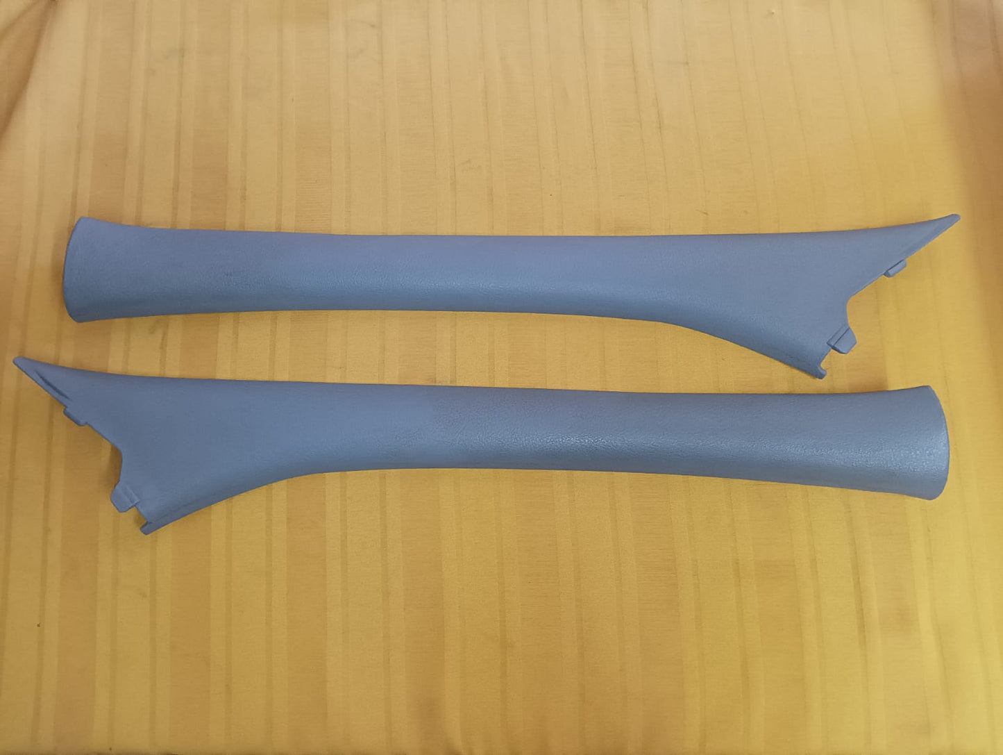 Molduras cubre pilar delantero de renault clio  2007