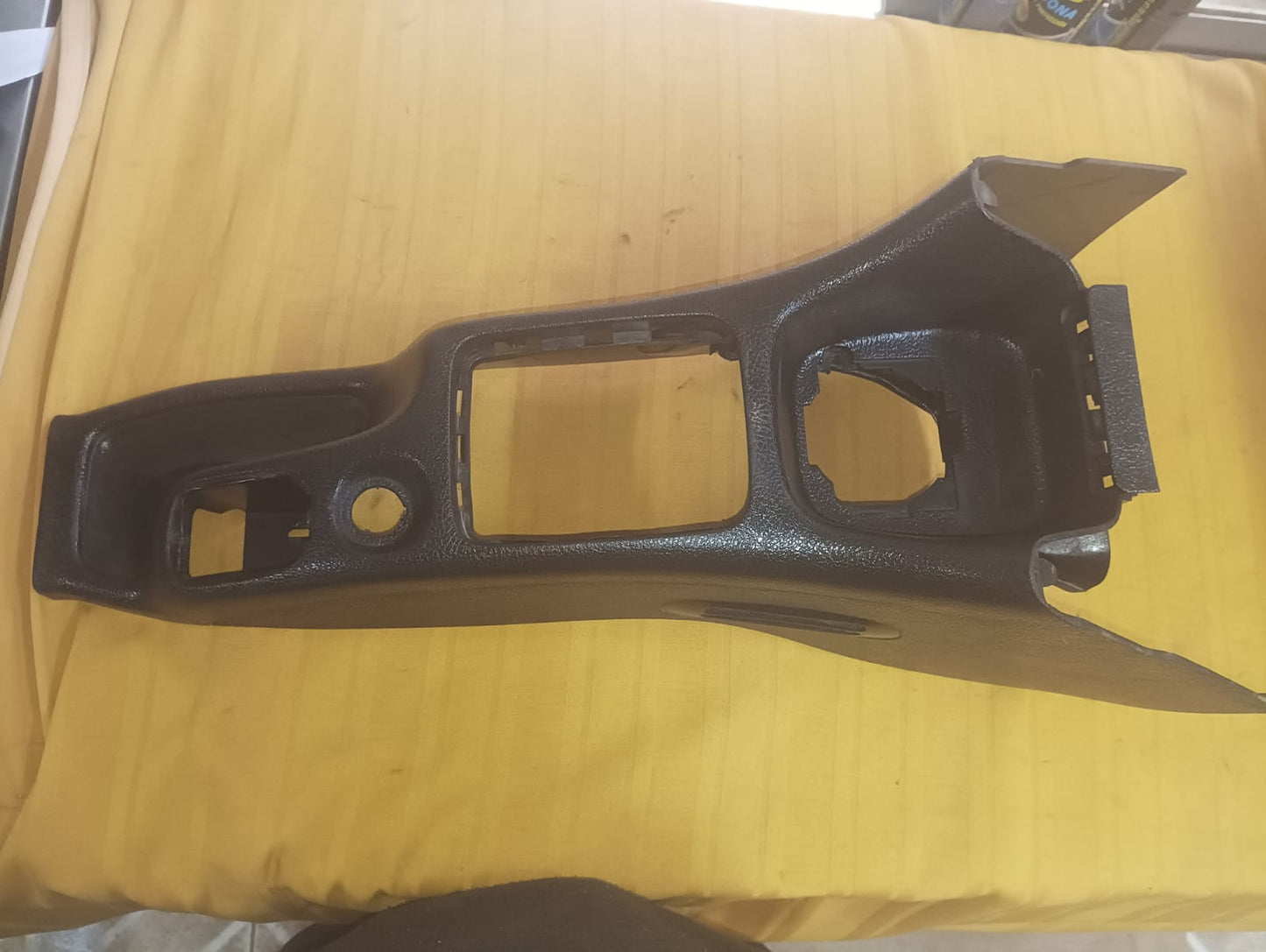 Cubre selectora de Peugeot 206