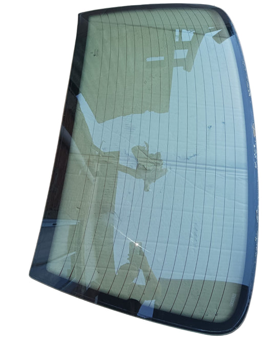 Luneta trasera de Peugeot 306 sedan año 1998