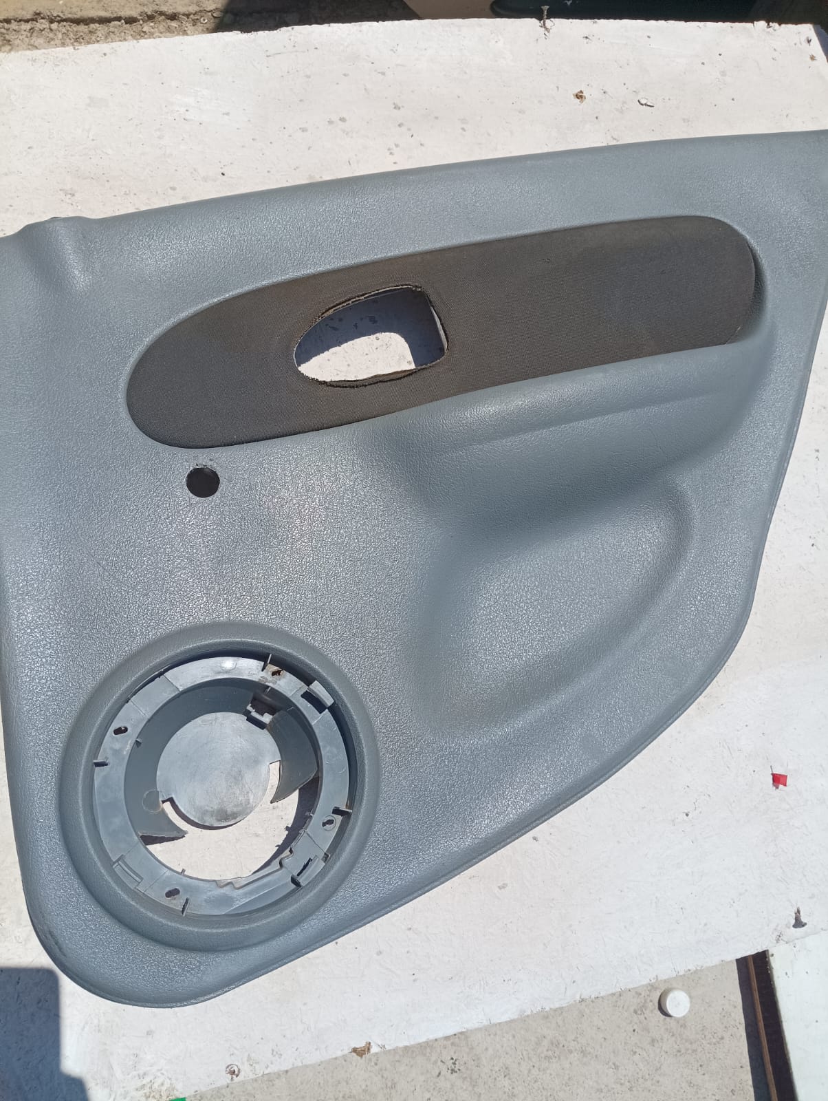 Tapiz interior de puerta trasera derecha de Renault Clio 2007 sedan .