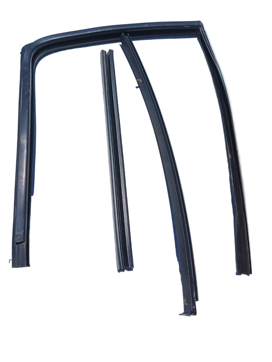 Kit de goma contorno vidrio trasero izquierdo de Renault Clio 2007 sedan