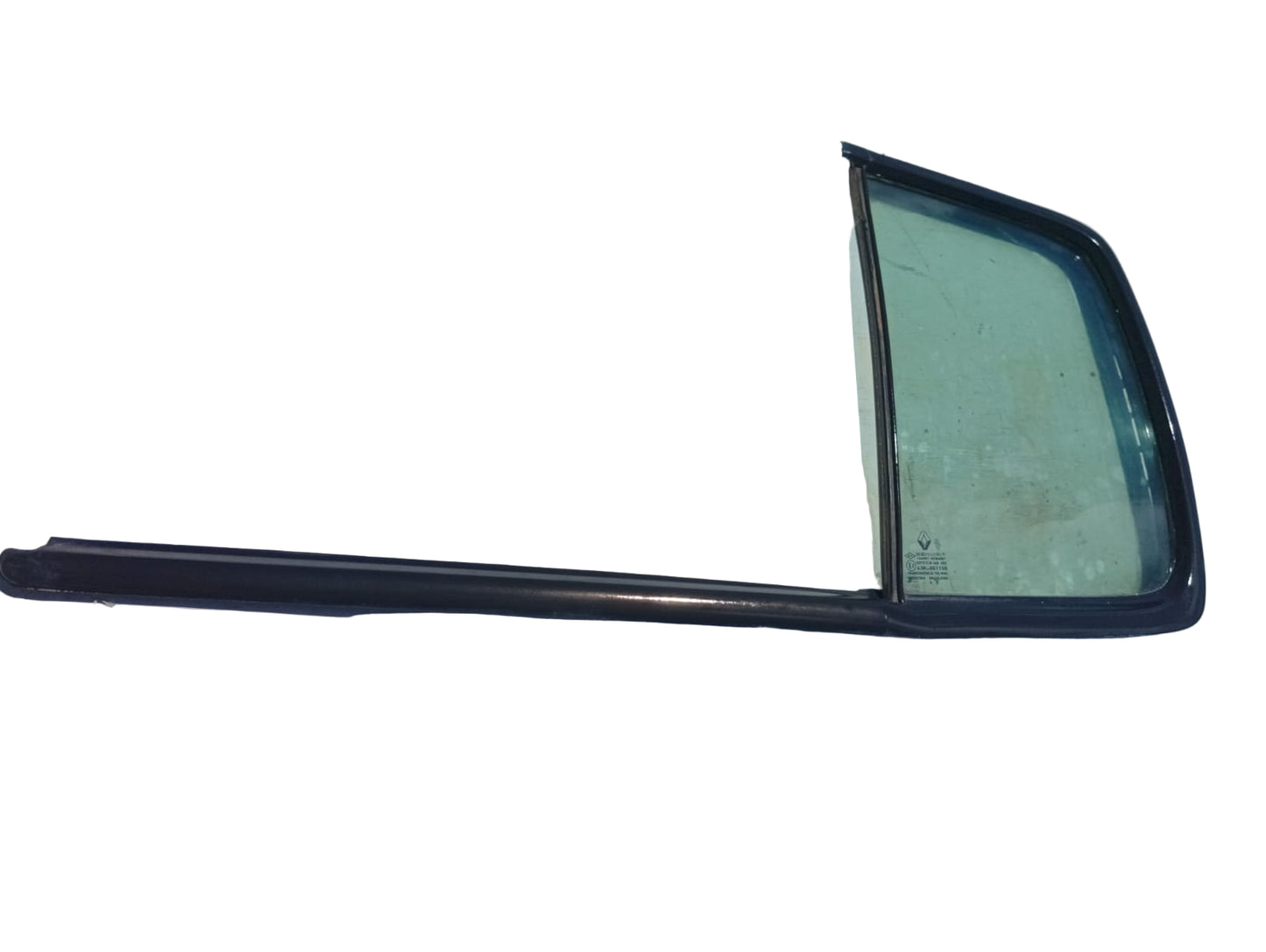 vidrio fijo trasero izquierdo incluye bota agua  de Renault Clio 2007 sedan