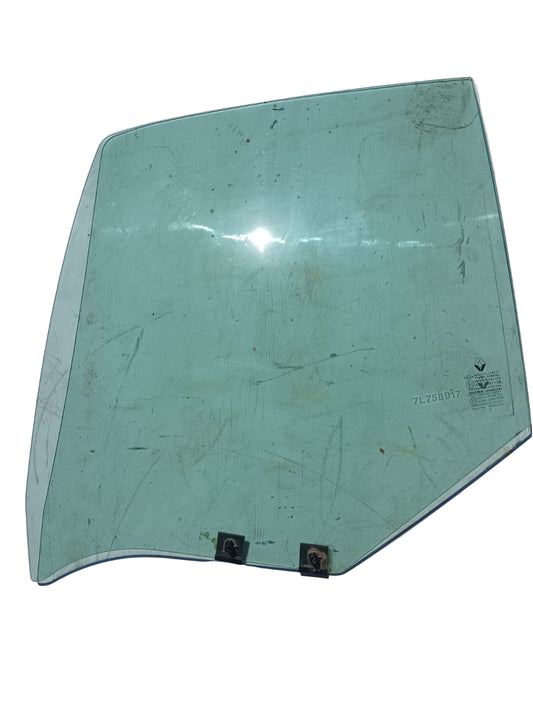 Vidrio trasero izquierdo de Renault Clio 2007 sedan