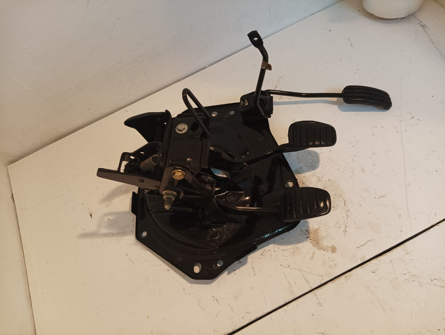 Pedalera completa con base para Renault Clio 2007 motor 1.6 transmisión mecánica,
