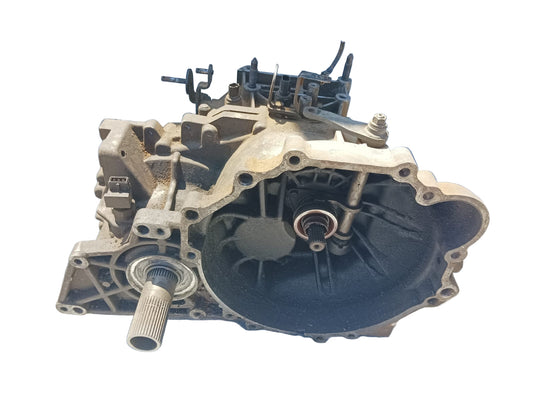 Caja de cambios mecánica 4x4  Hyundai Tucson 2007 motor 2.0 diésel.