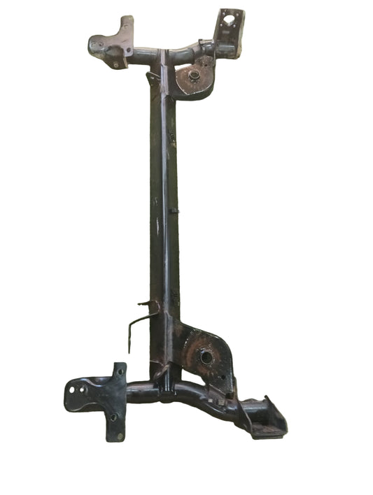 Yugo trasero con sus bases para chasis del Renault Clio 2007 1.6 16 válvulas